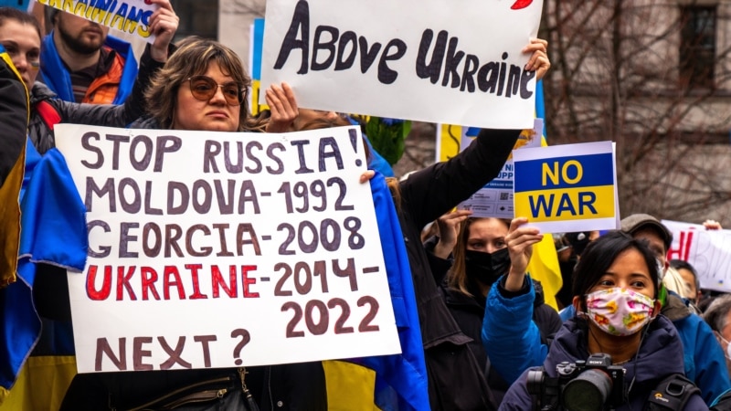 «Русский мир» запрошує до себе молодих молдован. До чого тут Україна?