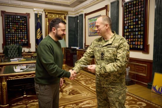 Сирський, Баргилевич, Гнатов: кому ще президент присвоїв високі військові звання