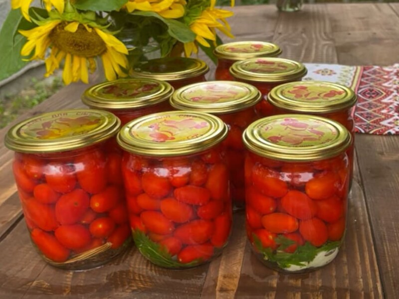 Додайте це в кожну банку – і помідори на зиму будуть дуже смачними. Рецепт консервації без оцту й стерилізації Додайте це в кожну банку – і помідори на зиму будуть дуже смачними. Рецепт консервації без оцту й стерилізації