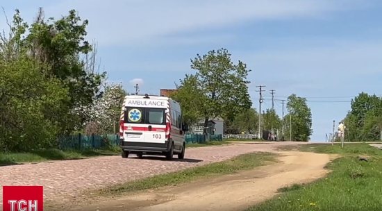 Внаслідок удару по Херсону загинув поліцейський та постраждало немовля