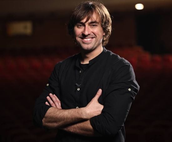 Зірка "Довбуша" Гнатковський вперше розкрив, ким працює його дружина, і розповів про двох дітей