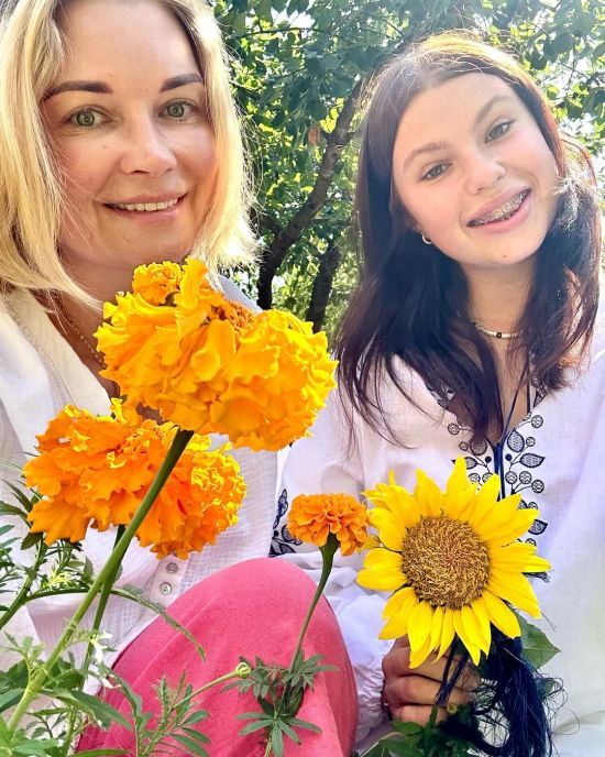 Лідія Таран після повернення до України показала рідкісне фото з підрослою 16-річною донькою-копією