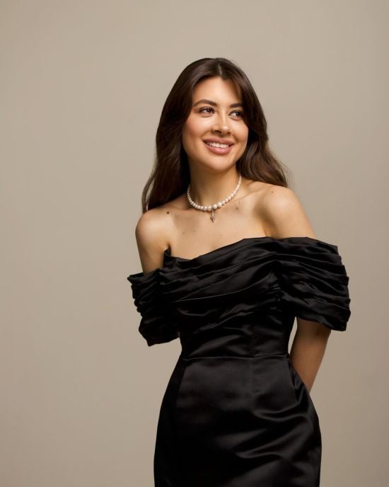 Раміна Есхакзай поїхала з коханим-військовим за кордон до океану і показала щасливі фото з відпустки