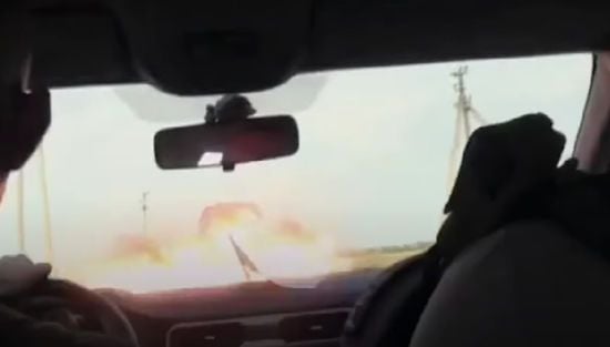 На Покровському напрямку перед авто "1+1" вибухнув російський дрон (відео)