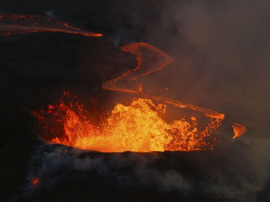 На Сицилії вивергається вулкан Етна (відео)