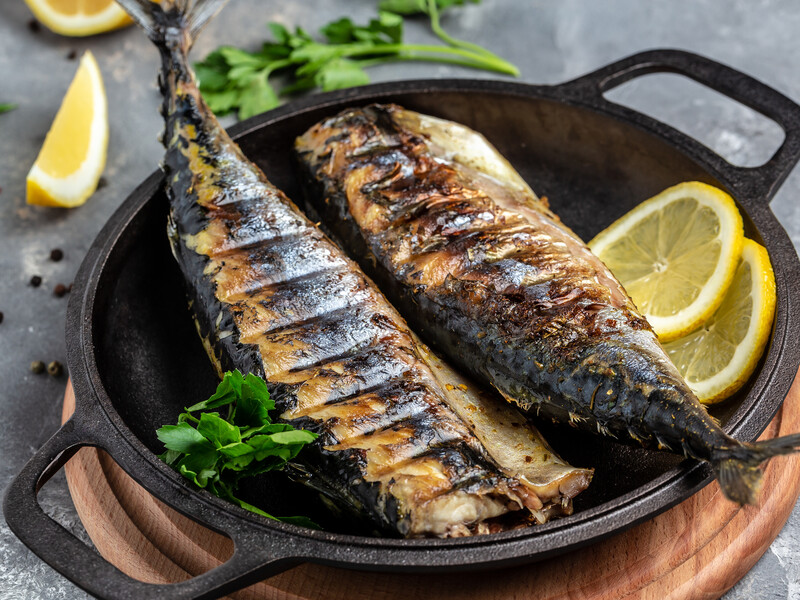 Запечена соковита скумбрія з лимоном. "Це мій найулюбленіший рибний рецепт, привезений до війни із Залізного Порту"