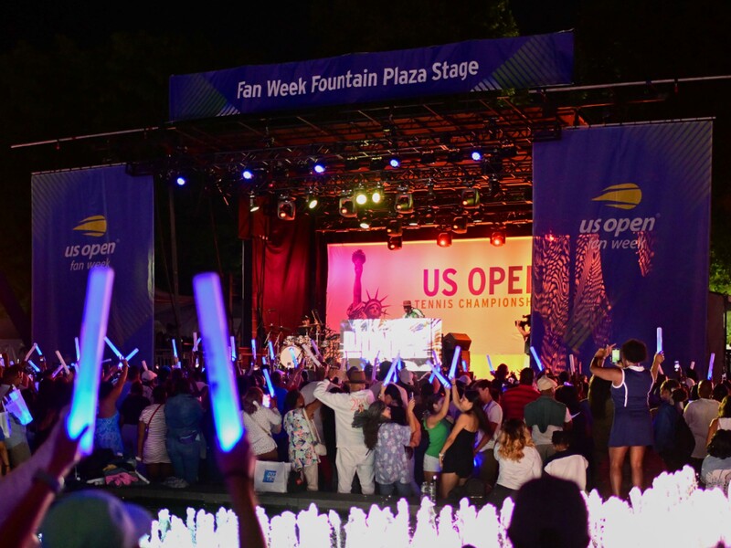 "Їжа жахлива, але це мало кого зупиняє". Чим годують тенісних уболівальників на US Open у Нью-Йорку