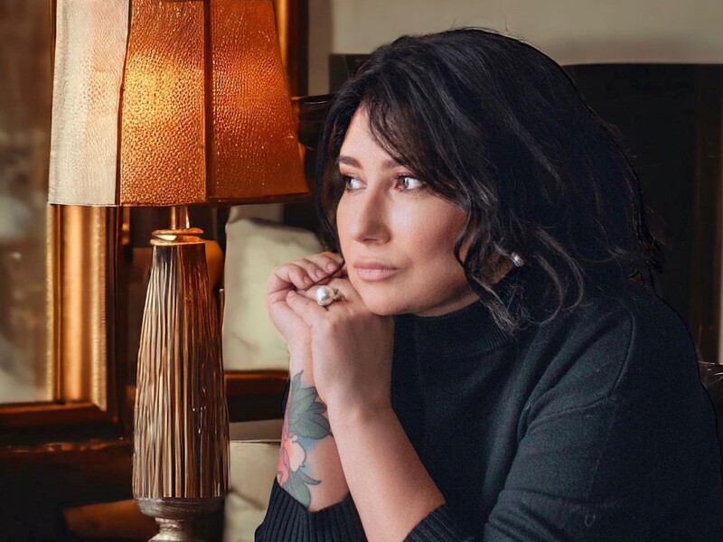 "Вони були дуже дружні". Мозгова розповіла, хто з її чоловіків майже 30 років тому допоміг Миколі Мозговому сплатити за приїзд Іглесіаса в Київ