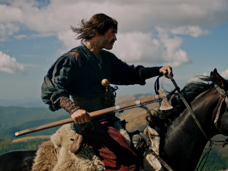 "Ідеальний для перегляду родиною". Український канал на День Незалежності покаже блокбастер за 120 млн грн зі Стрельниковим у головній ролі