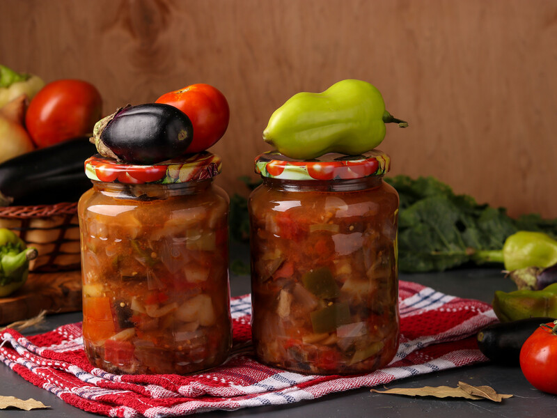 Баклажани по-татарськи. "Їх закривають на зиму, але першу банку відкривають на другий день"