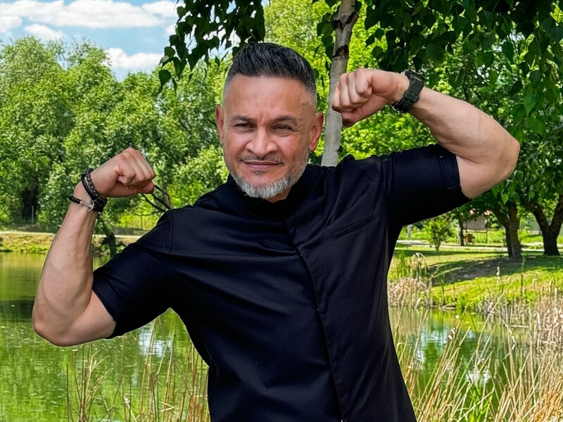 "Пробували таке поєднання?" Хіменес-Браво продегустував напій із молока й вина і показав свою реакцію. Відео "Пробували таке поєднання?" Хіменес-Браво продегустував напій із молока й вина і показав свою реакцію. Відео