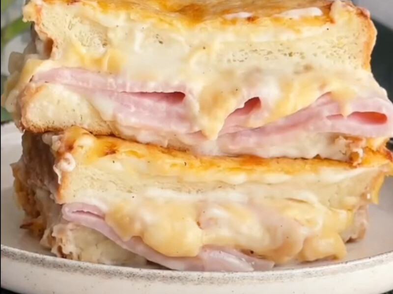 Смажте сир і шинку цим соусом - і отримаєте дуже смачний сендвіч, як у кафе во Франції Смажте сир і шинку цим соусом - і отримаєте дуже смачний сендвіч, як у кафе во Франції