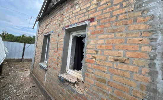 Загарбники знову вдарили по Малокатеринівці, де напередодні від обстрілу загинула дитина