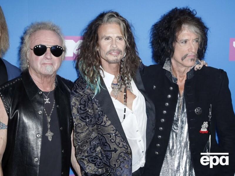 Гурт Aerosmith ухвалив "відчайдушне" рішення достроково завершити прощальний гастрольний тур і озвучив причину цього рішення
