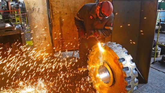 «Криївки», ловці ланцетів та протимінні трали: як Метінвест Ахметова долучається до оборони України