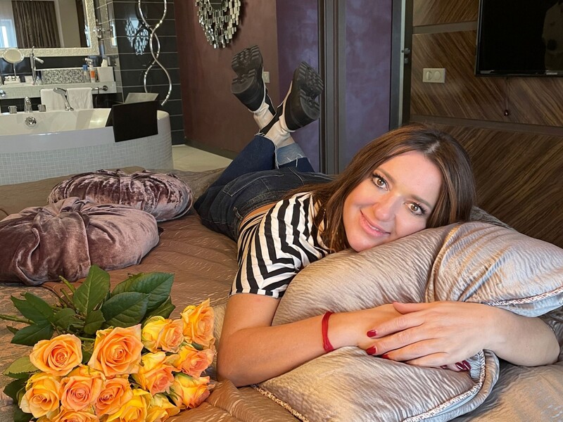 "Ти мене дуже розчулила, найкраща моя дитина у світі". Могилевська виклала в мережу відео із зізнанням своєї старшої доньки Мішель