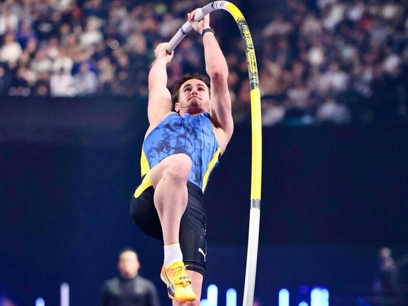 "Місць не зайняв, але в історію ввійшов", "Пощастить у коханні". Чемпіон світу зі стрибків із жердиною зачепив геніталіями перекладину і став героєм мемів "Місць не зайняв, але в історію ввійшов", "Пощастить у коханні". Чемпіон світу зі стрибків із жердиною зачепив геніталіями перекладину і став героєм мемів