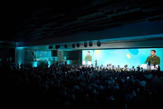 Житло, власна справа, освітні гранти: Зеленський анонсував нові програми підтримки молоді