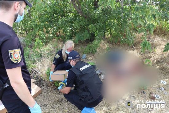 Не поділили майно: на Одещині вітчим застрелив пасинка