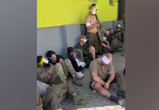 Не встигли втекти: ЗСУ на Курщині захопили у полон "дефіцитних" кадирівців (відео)