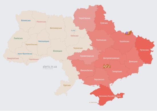 Над Україною рояться безпілотники: куди рухаються