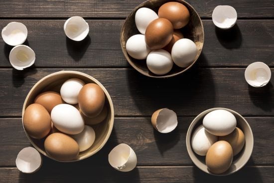 Які яйця найкорисніші – коричневі чи білі: лікарі дали однозначну відповідь