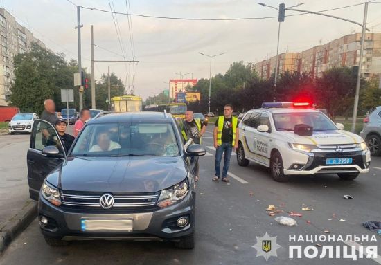 У Львові водій на переході збив людей: чоловік загинув на місці