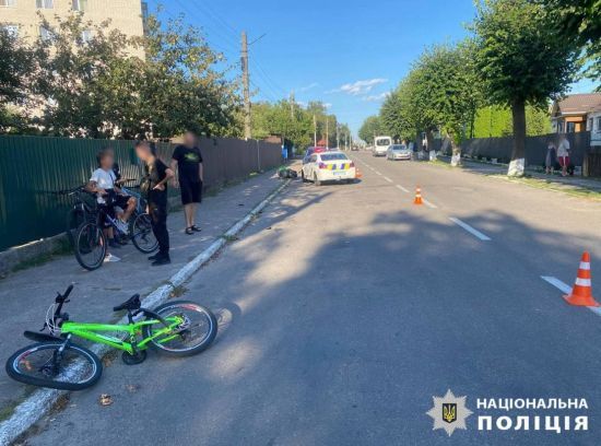 На Київщині мотоцикліст збив 10-річного хлопчика на велосипеді: деталі, фото