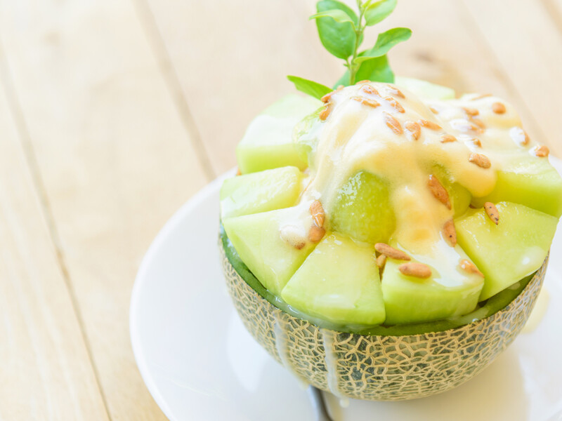 "Легко, незвично за консистенцією, приємно, смачно й дуже освіжаюче". Десерт із замороженої дині