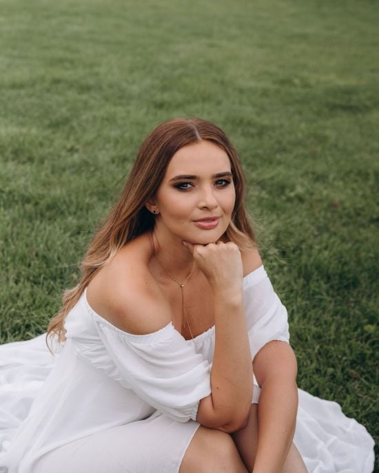 Ведуча ТСН Наталя Островська показала рідкісні фото зі свого весілля та засвітила чоловіка