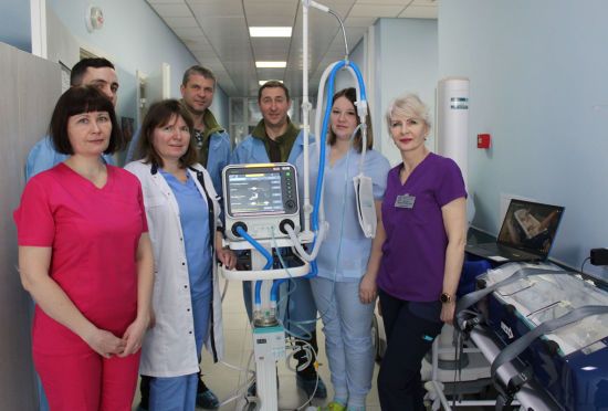 Кожна десята дитина з'являється на світ передчасно: як в Україні виходжують “поспішайок” і як у цьому допомагає Huggies