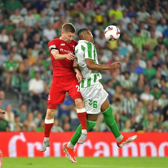 Пропустили 3 голи за 4 хвилини: "Кривбас" розгромно програв "Бетісу" та вилетів з єврокубків (відео)