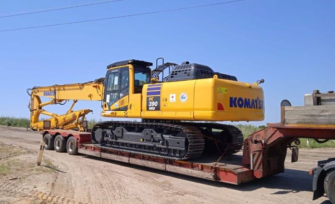 Харків отримав від Японії спецтехніку для переробки відходів пошкоджених будинків