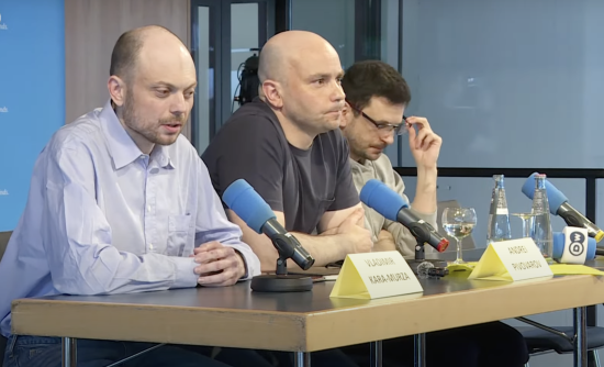 Звільнені з ув'язнення російські опозиціонери закликали Захід зняти санкції з "простих росіян"