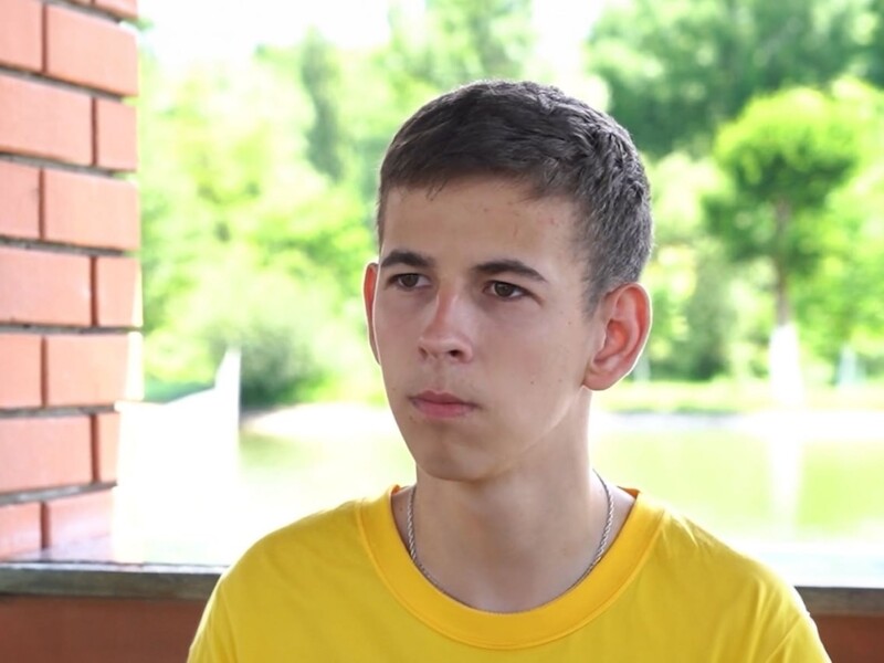 "Тоді я почав кричати". Історія Домініка із Чернігова в музеї "Голоси Мирних" Фонду Ріната Ахметова