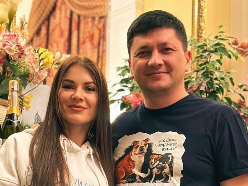 "Без надійного тилу неможливо досягнути результату". Віталій Кім присвятив пост дружині-іменинниці й показав, як вона грає на піаніно "Без надійного тилу неможливо досягнути результату". Віталій Кім присвятив пост дружині-іменинниці й показав, як вона грає на піаніно