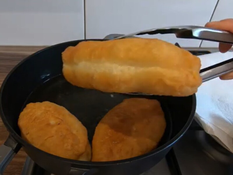 Змішайте це з борошном – і вийдуть смачні пиріжки, як із базару. Рецепт пишного тіста без опари