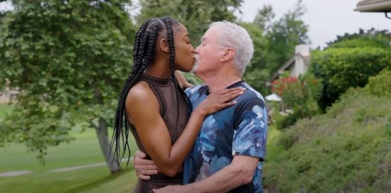 77-річний чоловік одружується з молодшою на 43 роки жінкою: історія їхнього кохання та фото