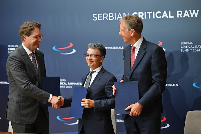 Тисячі людей у Сербії вимагають зупинити найбільшу в Європі шахту з видобутку Літію Тисячі людей у Сербії вимагають зупинити найбільшу в Європі шахту з видобутку Літію