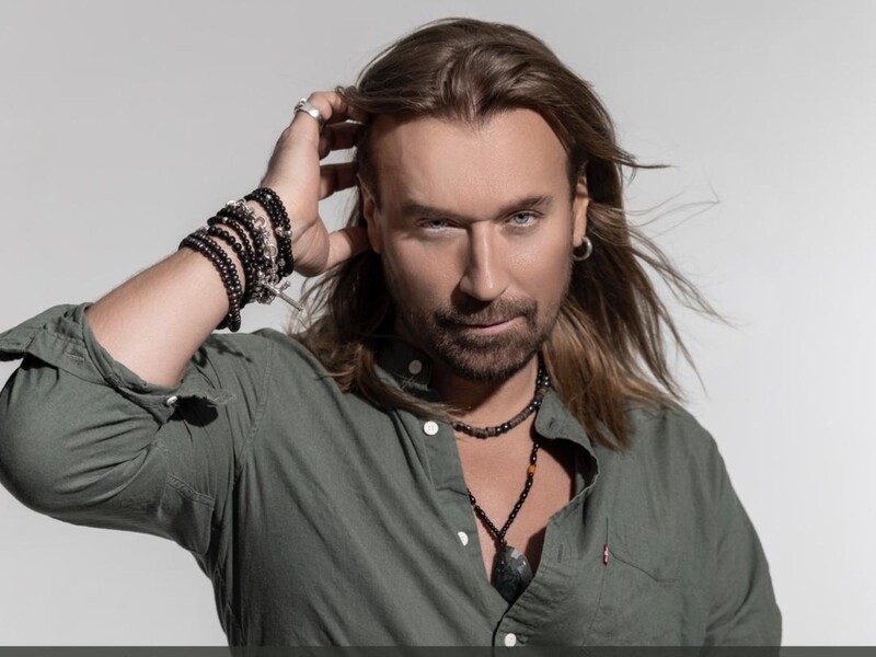 Винник, який передав із Берліна для ЗСУ "ковток свіжого повітря", став мемом у мережі. Найяскравіші реакції українських захисників Винник, який передав із Берліна для ЗСУ "ковток свіжого повітря", став мемом у мережі. Найяскравіші реакції українських захисників