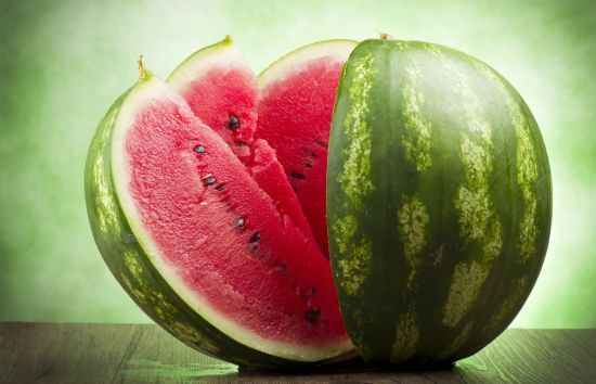 Чи можна їсти кавун людям з цукровим діабетом: вуглеводи, глікемічний індекс, особливості вживання