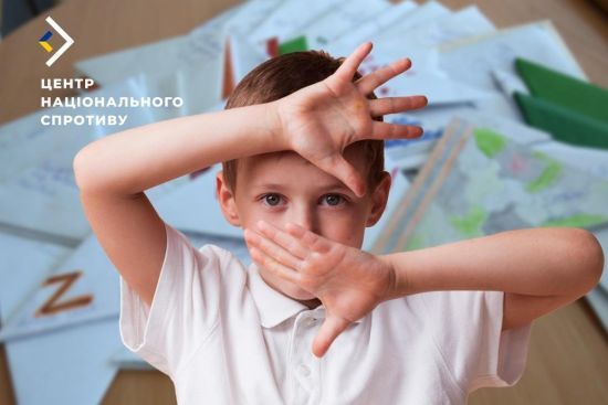 В школах на ТОТ Херсонщини дітей примушують писати листи окупантам