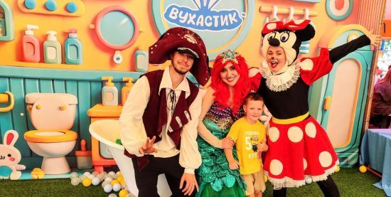 “Вухастик” відзначив першу річницю сімейним фестивалем на ВДНГ “Вухастик” відзначив першу річницю сімейним фестивалем на ВДНГ