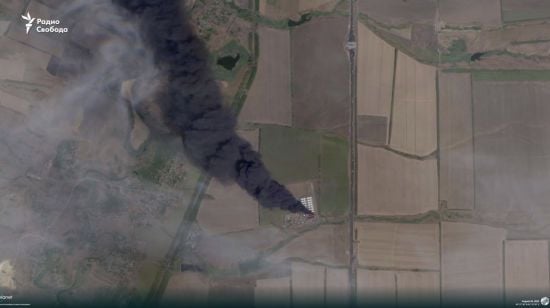 Сили оборони та ГУР атакували нафтобази та артсклад окупантів у РФ: що відомо про наслідки