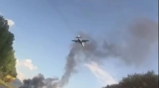 Літають винищувачі, палає бензовоз та чути вибухи: яка нині ситуація у Курській області РФ (відео)