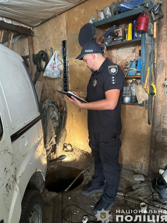 Намагалися витягти один одного: на Чернігівщині ціла сім'я загинула у каналізаційній шахті