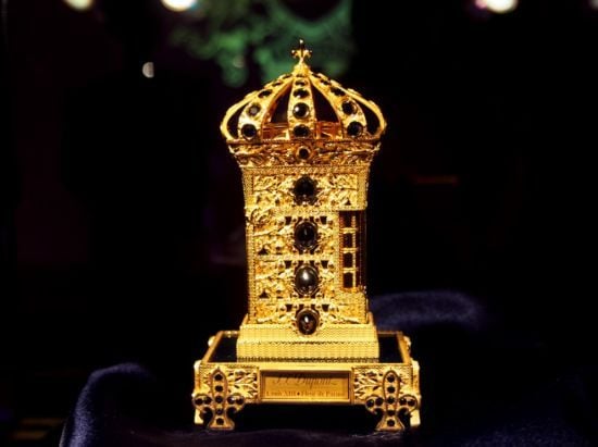 Найдорожча у світі запальничка коштує більше, ніж Ferrari – її вартість та фото