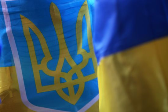 На Хмельниччині жінка здійснила наругу над українським прапором: фото