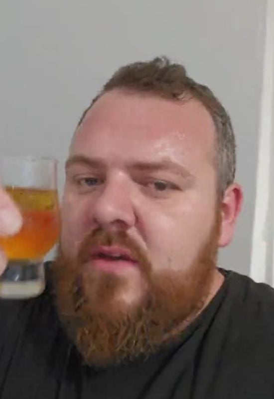 Оніміє язик: що відомо про найміцніше пиво у світі та дегустація сміливця – відео