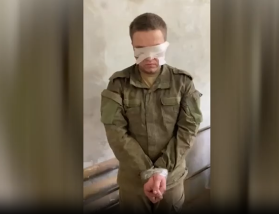 За будь-якої загрози тікають: полонений строковик з Курщини про "героїзм" кадирівців (відео) За будь-якої загрози тікають: полонений строковик з Курщини про "героїзм" кадирівців (відео)